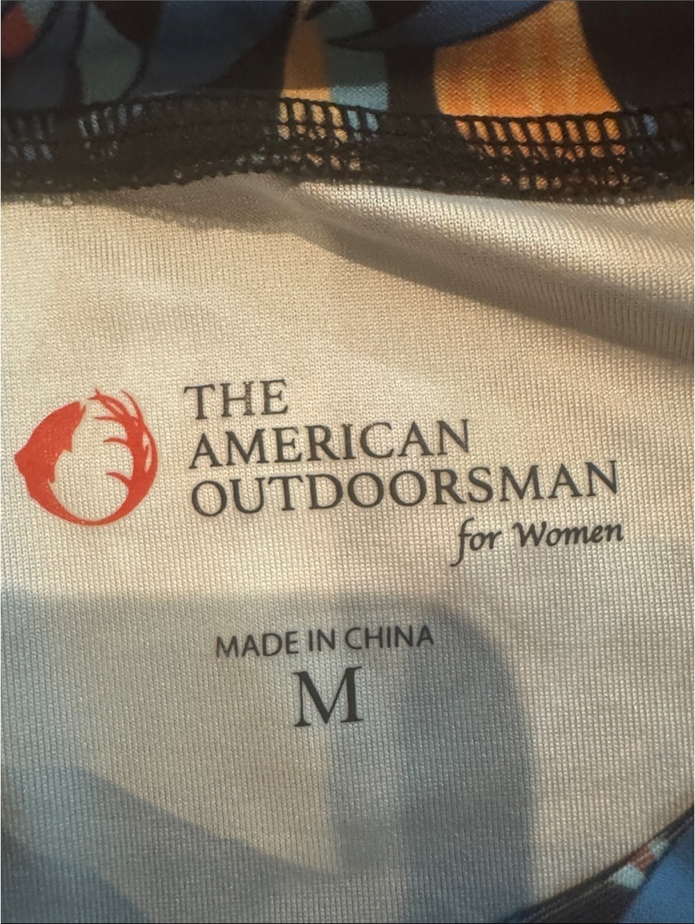 The American Outdoorsman for Women Swim Shirt Size Medium - Picture 4 of 9
